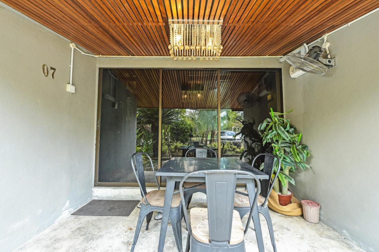 Oyo 90636 Teratak Zakiah Chalet Jerantut Extérieur photo