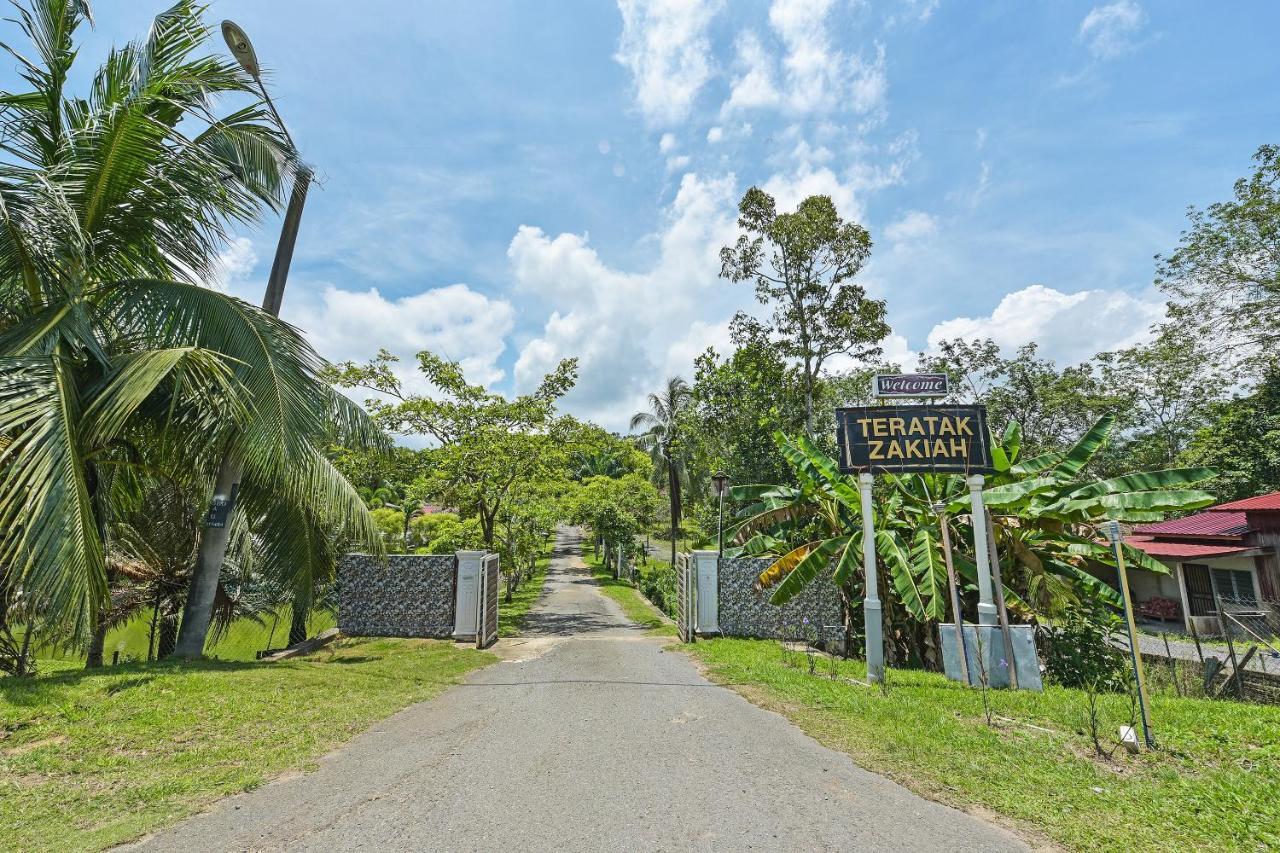 Oyo 90636 Teratak Zakiah Chalet Jerantut Extérieur photo