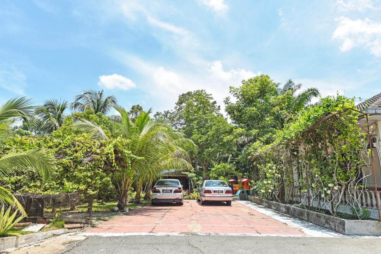 Oyo 90636 Teratak Zakiah Chalet Jerantut Extérieur photo