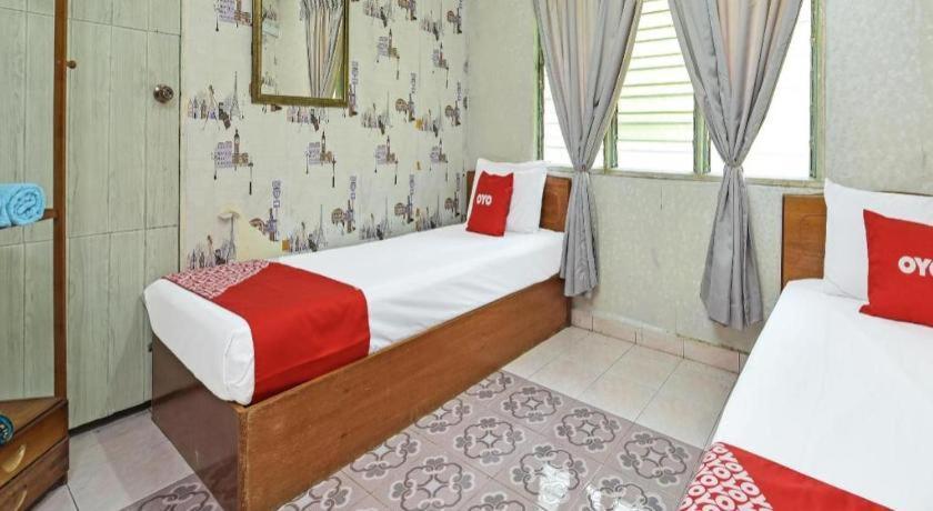 Oyo 90636 Teratak Zakiah Chalet Jerantut Extérieur photo